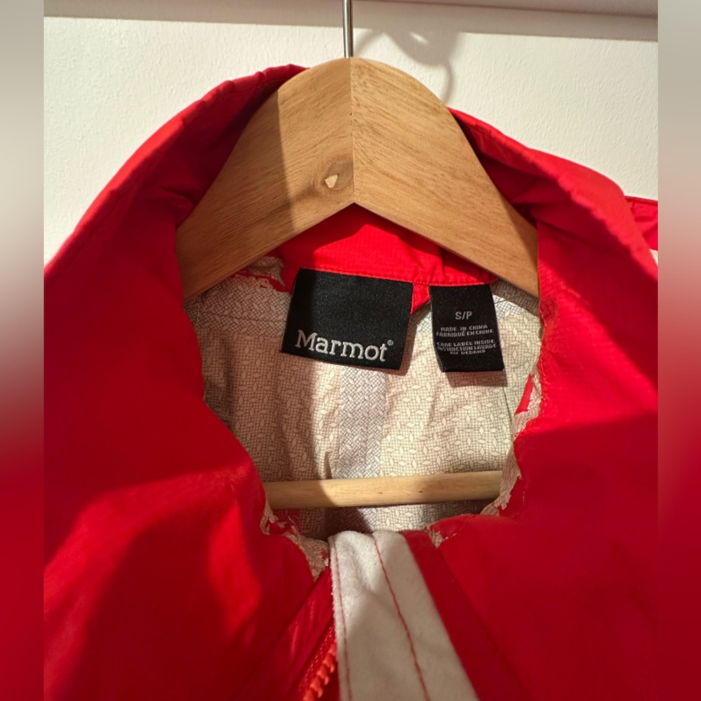 Marmot Women's Red Shell Jacket - Picture 4 of 8